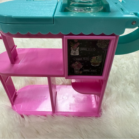 Barbie Florist Doll & Playset with Flower-Making Station - Picture 5 of 8